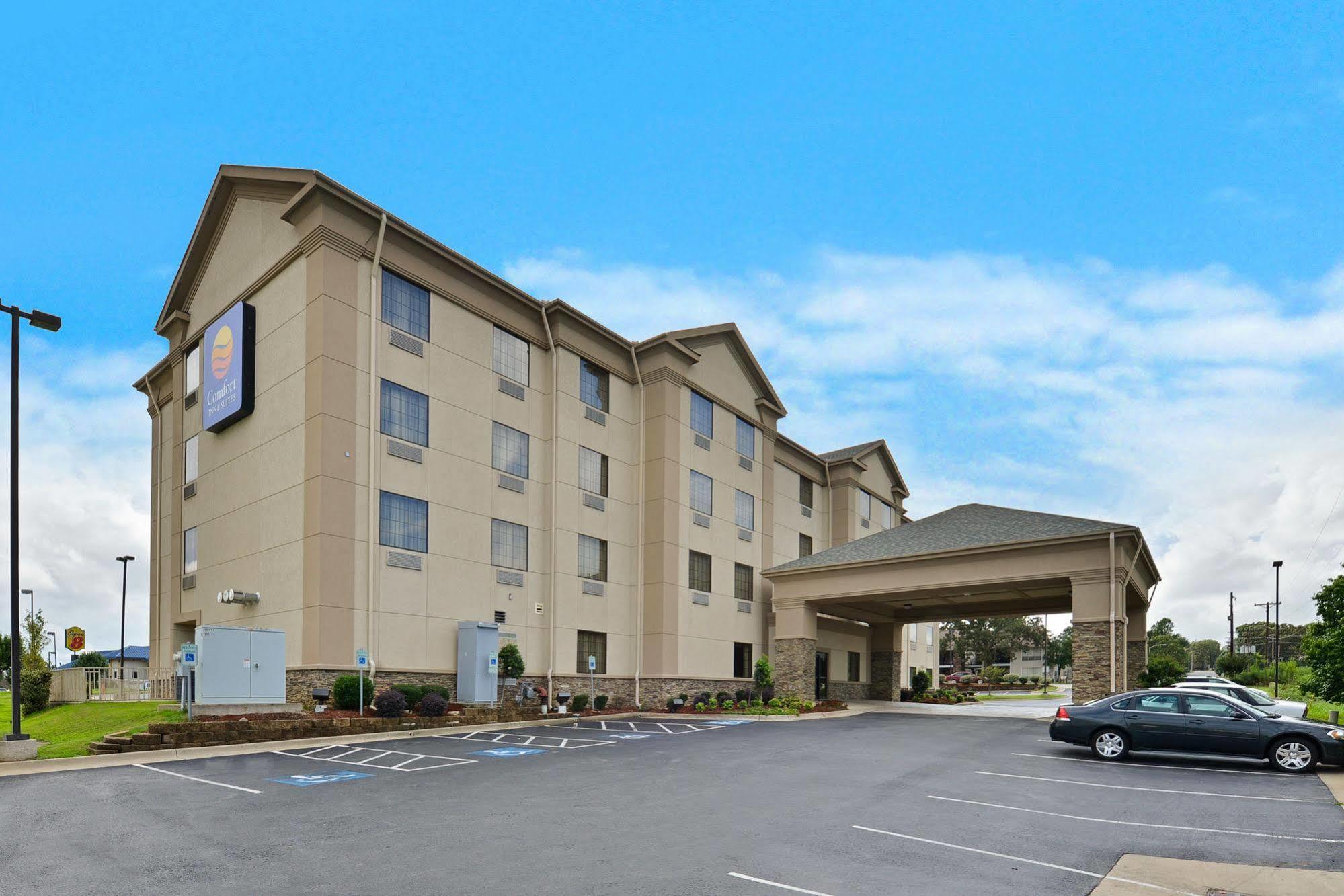 Comfort Inn & Suites North Little Rock Mccain Mall מראה חיצוני תמונה